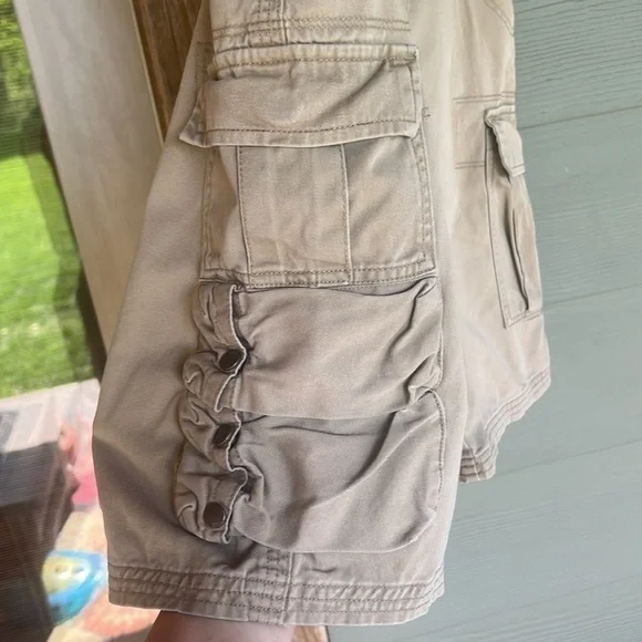 Polo by Ralph Lauren Cargo Shorts - Picture 3 of 9